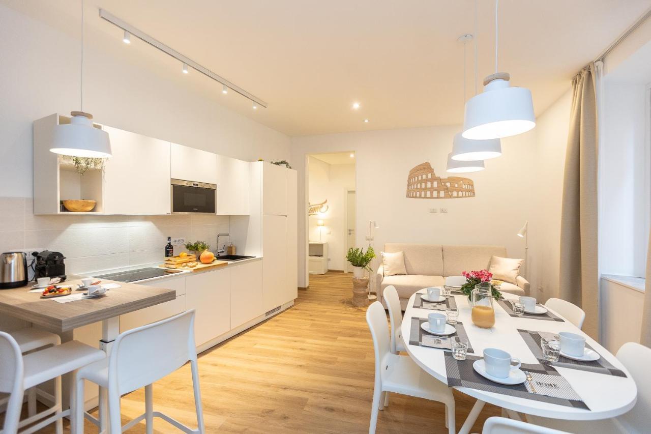 Lägenhet Colosseum Holidays - Three-bedroom *